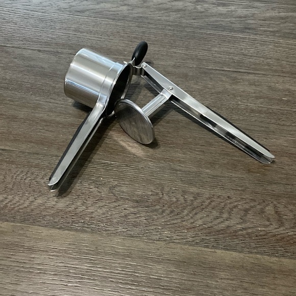Stainless steel potato masher - Picture 1 of 7